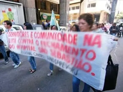 Protesto no Rio contra a falta de profissionais