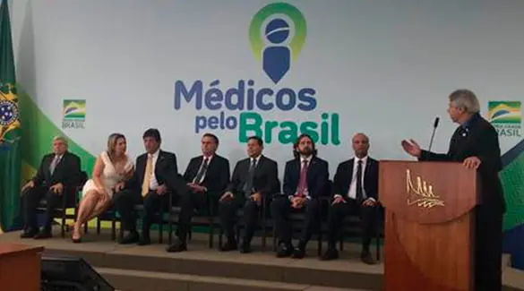 Médicos pelo Brasil é um avanço histórico para a saúde, avalia AMB