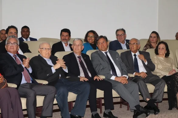 Dr. César Amorim, presidente da ABM, participa da posse do novo diretor da Faculdade de Medicina da Bahia da Universidade Federal da Bahia, Antonio Alberto da Silva Lopes