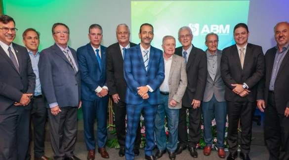 Em solenidade emocionante, ABM homenageia grandes nomes da Medicina