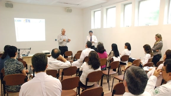 Reunião com instrutores